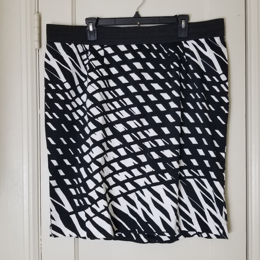 LANE BRYANT 20 black white cotton stretch elastic waist skirt